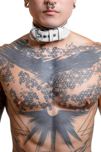 Front view of tattooed model in a 1.5" wide ARMY OF MEN CLASSIC COLLAR WIDE - White & Stainless Steel with steel hardware.