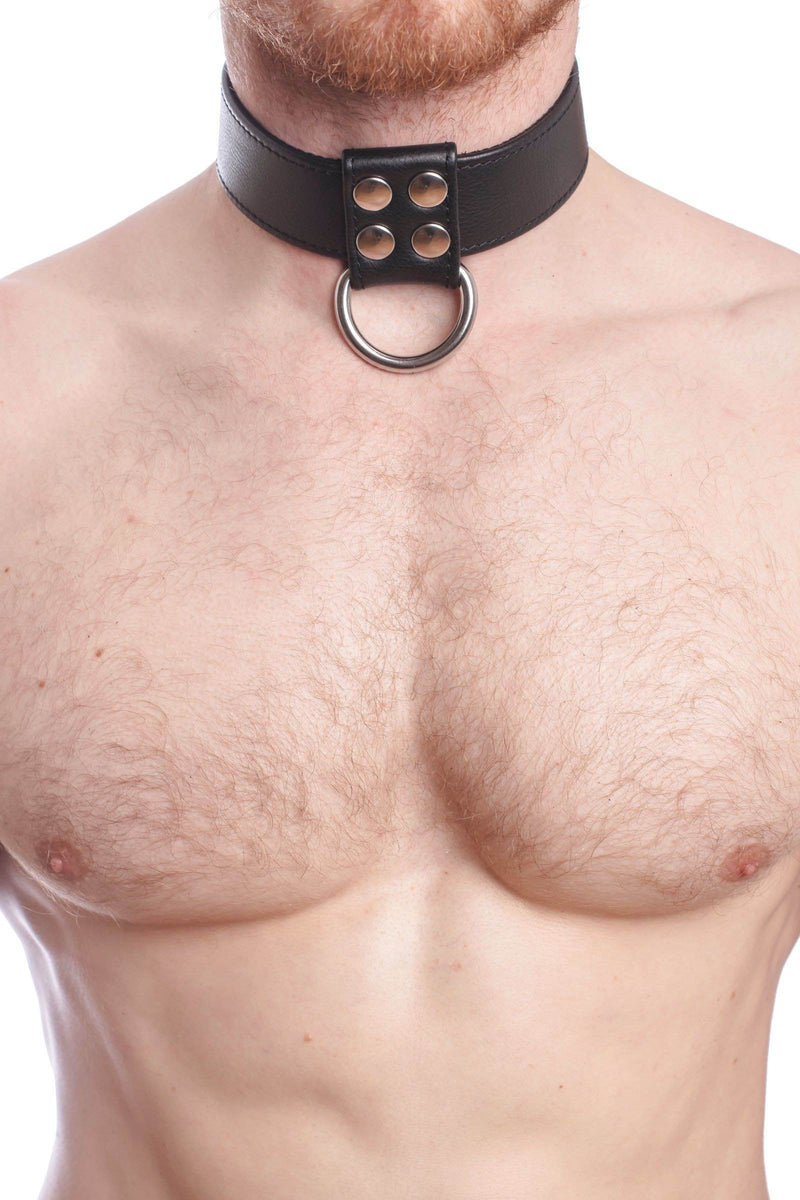 A 1.5" wide ARMY OF MEN D-RING COLLAR - Stainless Steel with stainless steel hardware, worn by a bearded model.