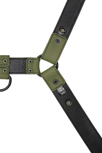 An ARMY OF MEN CLASSIC BULLDOG FULL COLOUR - Army Green with matt black D-rings, laid flat and displaying the lining leather.