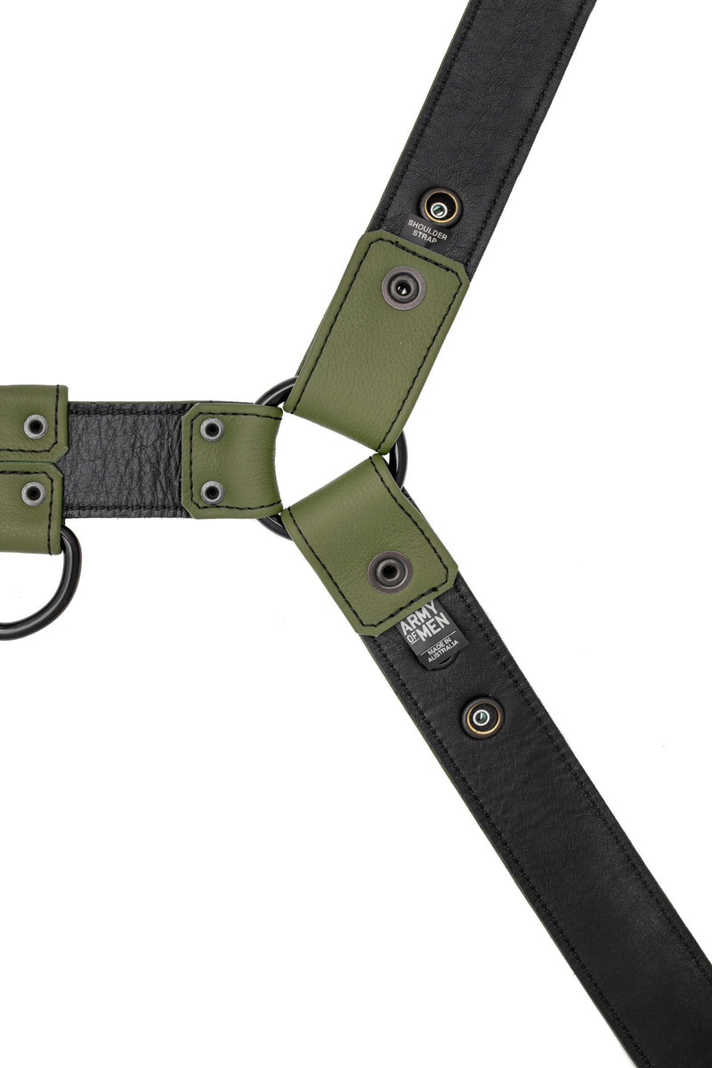 An ARMY OF MEN CLASSIC BULLDOG FULL COLOUR - Army Green with matt black D-rings, laid flat and displaying the lining leather.